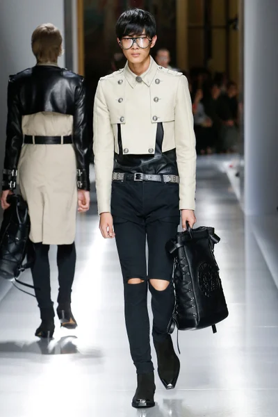 Look 44